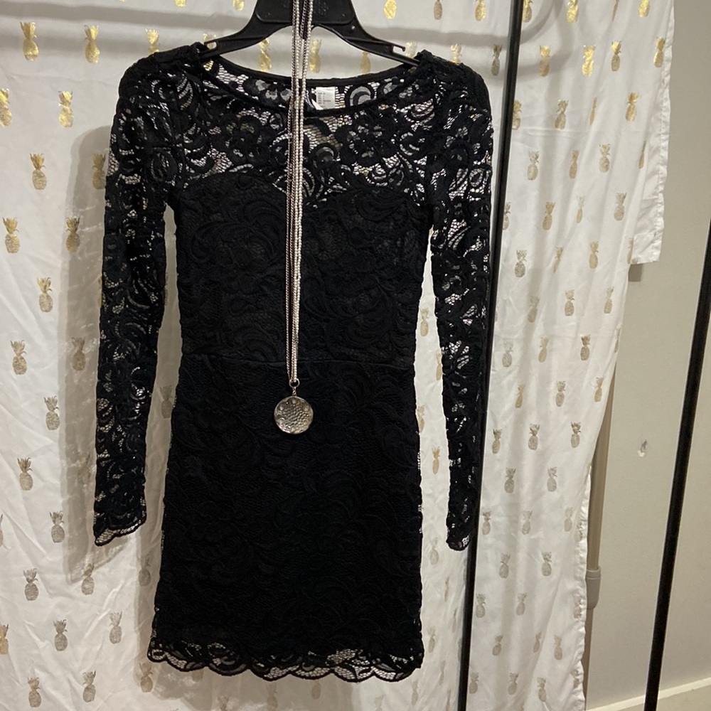 Divided by h & m lace black dress with necklace - Picture 2 of 10